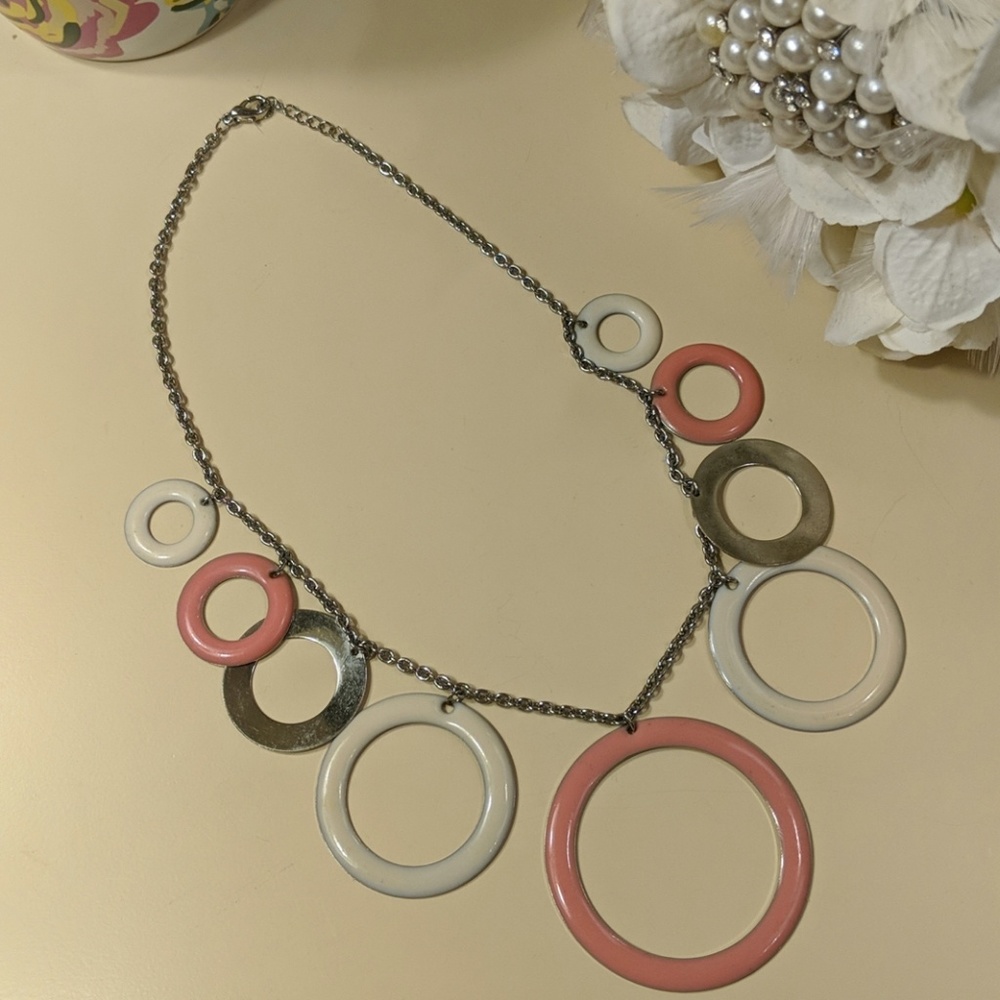 💗 White, Pink, & Silver Circle Pendant Necklace